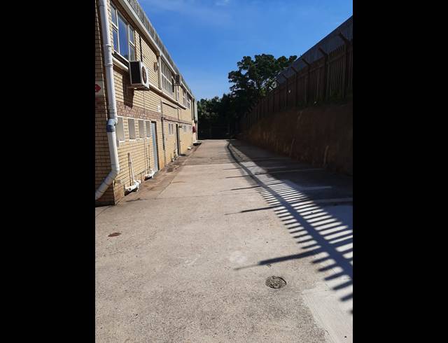 1,317M² WAREHOUSE TO LET IN WESTMEAD